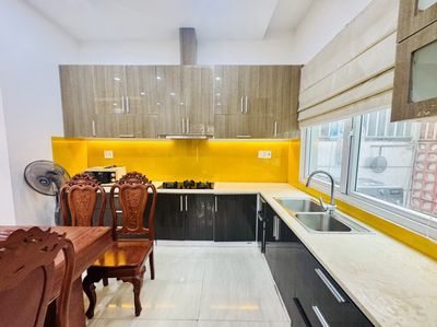 Bt parallel melosa smoothy fill - 8 X18 M full interior - 4 bedroom 4 toilets - have car garage