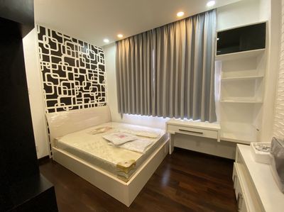 "Villa Park Zq1-5 bedroom 5 toilets - bathtub - garden - three stories wide."