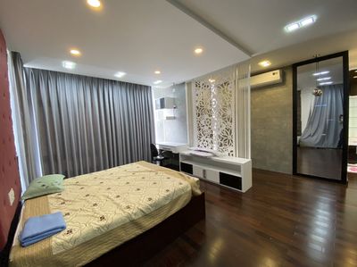 "Villa Park Zq1-5 bedroom 5 toilets - bathtub - garden - three stories wide."