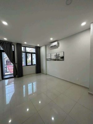 A Hiền Vương 4 X20 M, 5 stories, 10 bedrooms, 8 toilets, 10 air elevators, 35 million elevators.