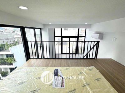 Renting room to have an office right near the University of China.