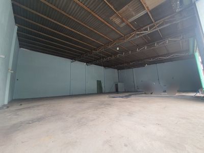 Rent the Nguyễn Thị Tú Park warehouse - an area 8 x22-$20 million.