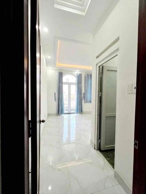 We'll rent a short bow. 4 x 16 1 . 3rd floor bedroom 5 toilets.