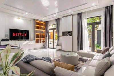 Rent the Quốc Hương Thảo Điền villa, District 2.