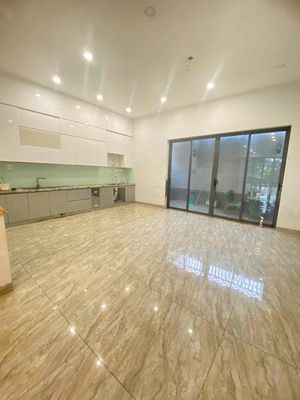 Rent an elevator with a Kadc Liên Phường District 9 at 29 million a month.
