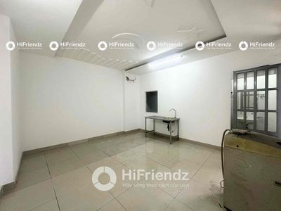 Studio has the basic internal ice machine between Tân Phú and Thạch Lam