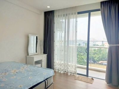 It's the owner who rents three full bedrooms at 5-6 people, free 1 T pql