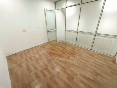 At 32 million-- one Đinh Tiên Hoàng house, District 1-- New House, 3 floors.