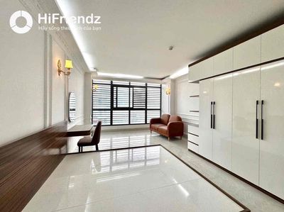 Modern Studio apartment - beautiful kitchen, shiny floor, full interior