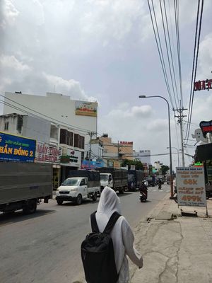 We'll need a 7-story building with a 5-foot elevator. Nguyễn Ảnh Thủ front.