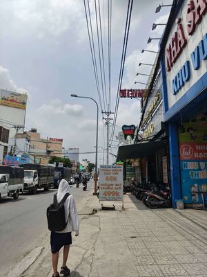 We'll need a 7-story building with a 5-foot elevator. Nguyễn Ảnh Thủ front.