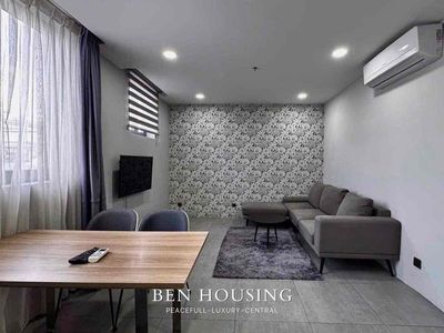 The 1st House - 2 bedrooms right at Phan Xích Long, the New House, Full Building Clears Up!