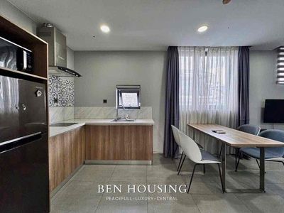 The 1st House - 2 bedrooms right at Phan Xích Long, the New House, Full Building Clears Up!
