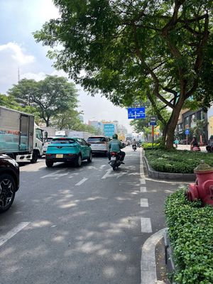 House 213 Nguyễn Văn Cừ, 5-foot district, area 5 x11, good price