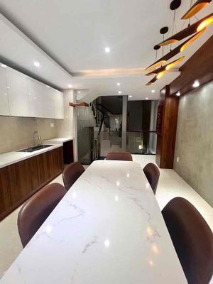 1st Street, 2rd floor Lê Đức Thọ 4 bedroom 5 toilets. 22 million.