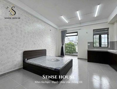 empty the balcony studio. Full interior immediately Nguyễn Văn Quá.
