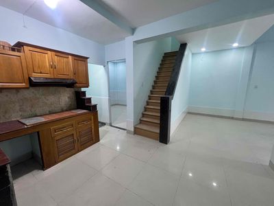 1 st floor 65 x14 3 bedrooms 2 Wic toilets near the Southern Li-Đỗ Xuân Hợp Bridge