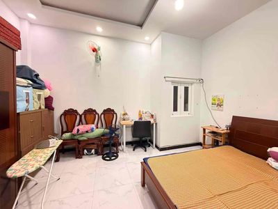 House 1 .1 .2th floor bedroom 3 toilets 118th Street Mayor 7