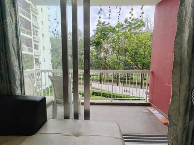 Rent a ruby apartment. The corner has a home balcony. It's basically 12 million.