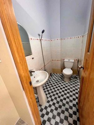 Rent a 4 x 14 m. 3 Lê Thị Riêng Front.
