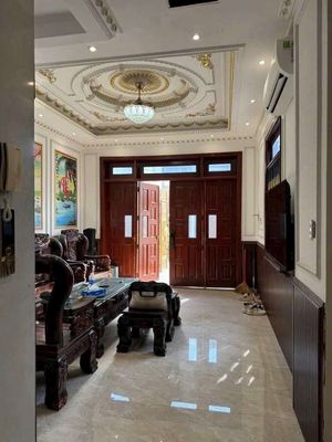 It's the owner of the fun house who has a 500-pound elevator that costs 12 million.