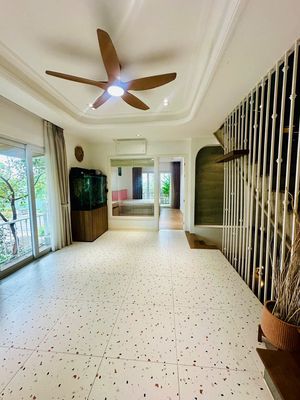 --the corner of the Mega Ruby garden --the modern interior -- was beautiful -4 stories.