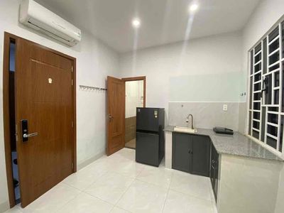 Fnt service apartment. Two large balcony.