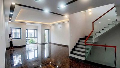To rent a five-tranted sand house into the house.