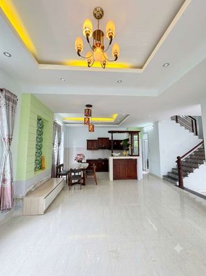 Rent the river view - Đào Sư Tích villa, Nhà Bè