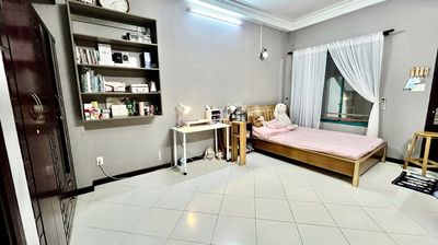 Rent the full interior room near the airport.