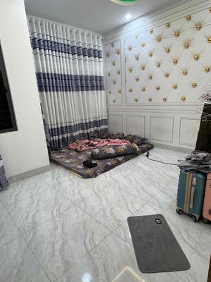 Rent the entire third floor - two bedrooms - two air conditioning - two mattresses - one toilet