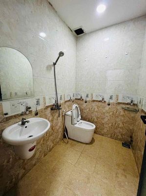 Get Studio, All Seven, Sunlight, Security, District 5.