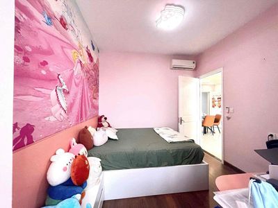 Rent the Saigon Mia-- 3 bedroom--full interior-- only 14 million.