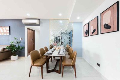 Three bedrooms. Misgon royal.