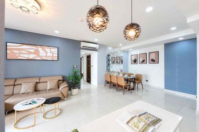 Three bedrooms. Misgon royal.