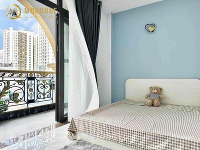 apartment balcony & window, elevator near lotior, fourth quarter