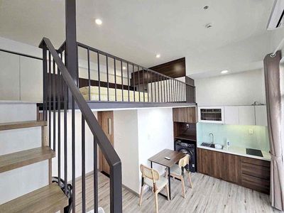 renting new rooms 100% -- full of comfort -- the balcony at the center.
