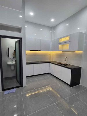 Carway lane 35/502 A Lê Đại Hành, District 11. area 11 x13 meters, 3 floors, 75 million