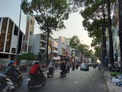 The 3 Tháng 2 front corner of the 10th district, the 12-foot crisis area of 14 x23 meters, expands 20 meters, 430 square meters of land.