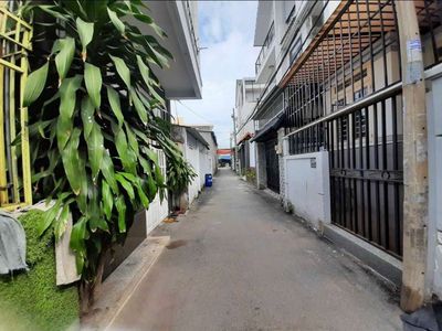 Renting the original Metro Station 4 Pacific Falls, Trường Thọ