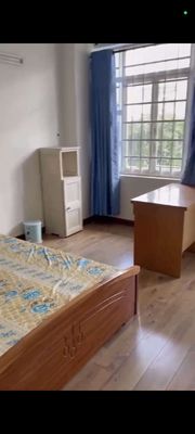 - Four stories. - Four bedrooms, five toilets.
