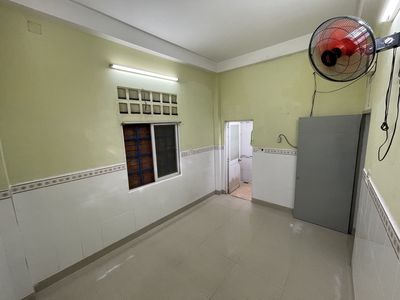 Clean room, Private bathroom, Lot of Brick Men, window, Q.Tân Phú