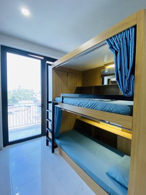 The dorm--Sleepbox senior--the price is only 10/4 pounds per month of the package.
