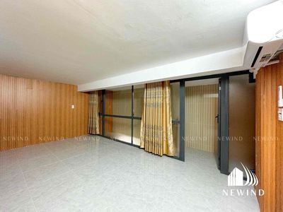 Rent the loft. Super large bedroom. Full new house, washing machine.