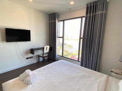 Three bedrooms 115 m.2 view river full of Saigon Royal furniture