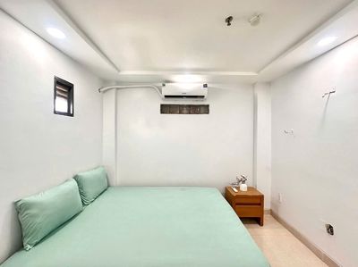 High school suites, low-level lotte mart, near the University of Honor.
