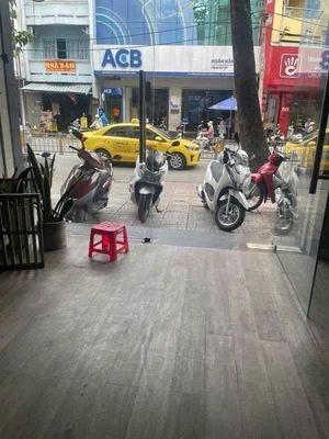 Mt. Trần Quang Khải District 1 - Area: 4 X25 M expands 8 M, 2 floors, at 50 million