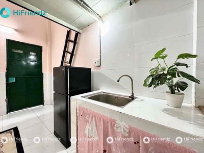 Rent the high guard interior near the university vái-iuh in the middle of the bed-room.