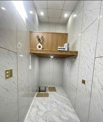 Rent a one-story apartment, one-story massage fit for a man.