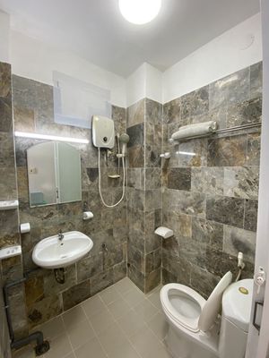 I rented the Nguyễn Thị Minh Khai apartment, District 1.